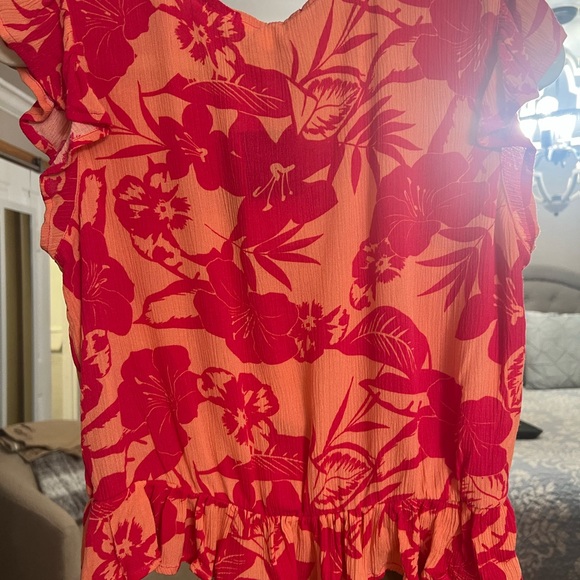 NWT Max Studio Red and Orange Floral Blouse - Picture 2 of 6